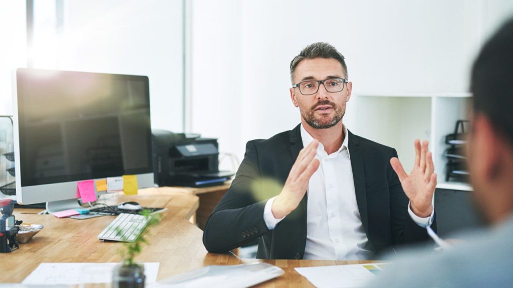 a-person-coaching-someone-on-how-to-become-a-virtual-assistant-sharing-knowledge-and-expertise-in-the-field