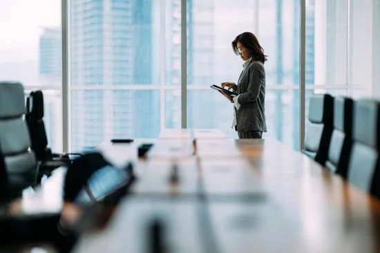 unleashing-business-potential-with-virtual-assistant-services-a-closer-look-at-ironbrij
